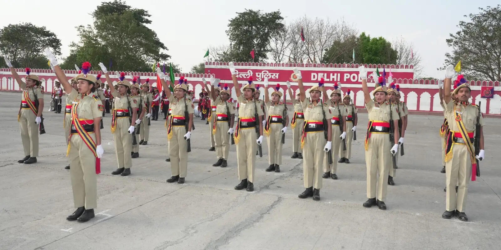 दिल्ली पुलिस अकादमी में पासिंग आउट परेड, 100 नए सिपाही बने बल का हिस्सा