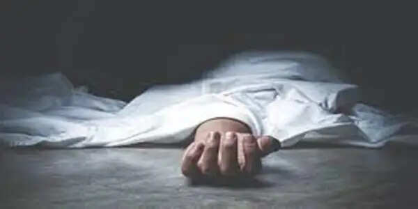 मोबाइल चलाने से रोका तो किशोरी ने की आत्महत्या