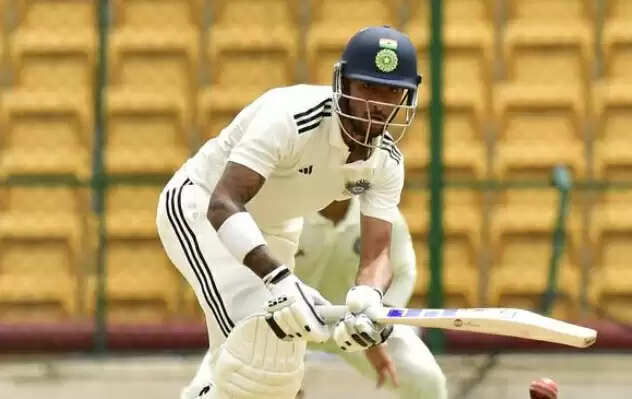 काउंटी चैंपियनशिप में भारतीय खिलाड़ियों का प्रदर्शन: तिलक वर्मा से उम्मीदें कायम, चहल रहे विकेट विहीन