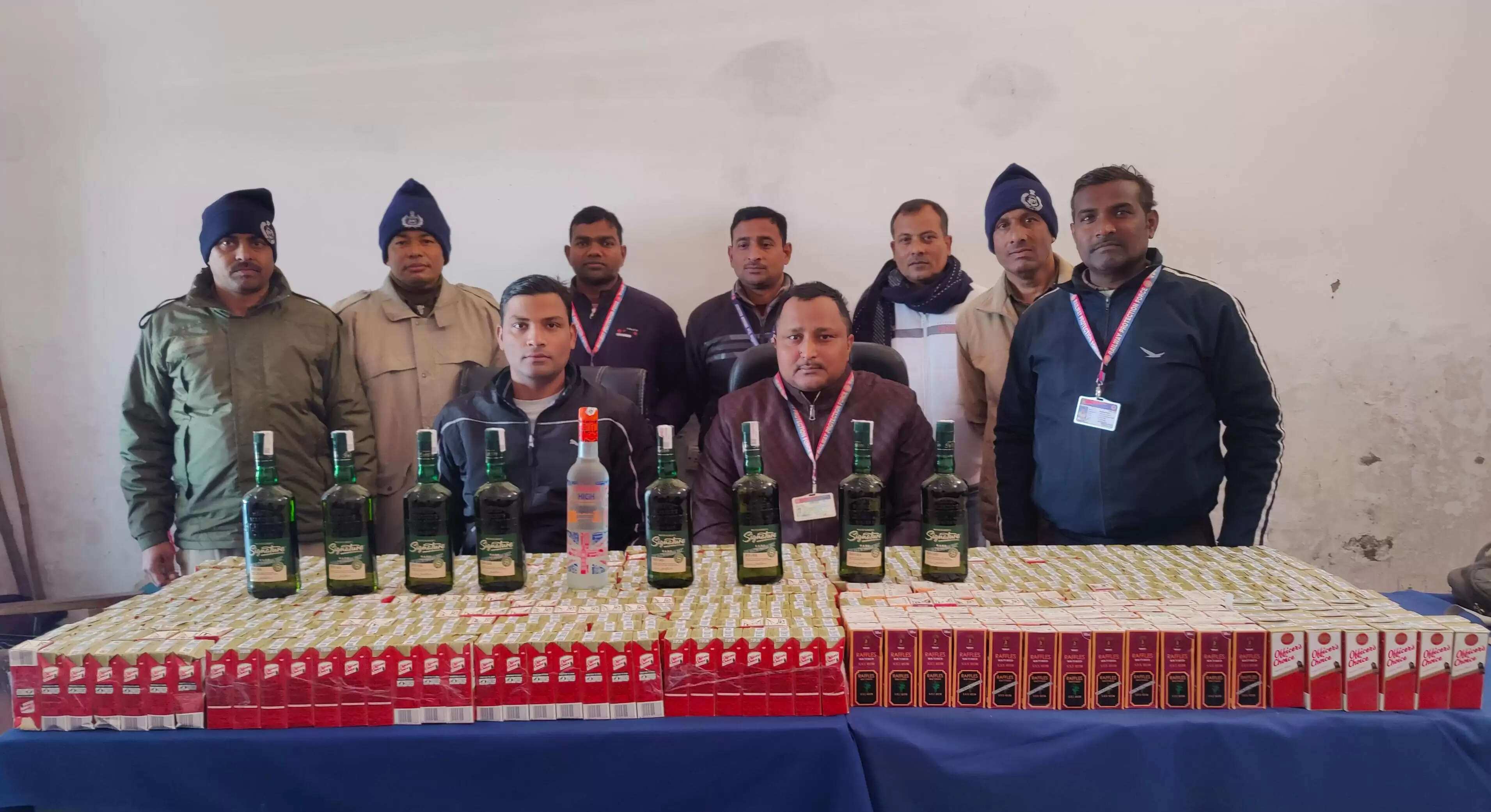 भटनी रेलवे स्टेशन 98 हजार की शराब बरामद