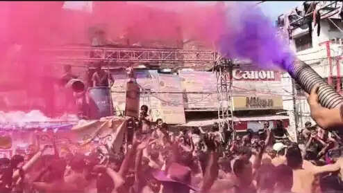 प्रयागराज के जॉनसेनगंज में डिजिटल होली बनी आकर्षण का केन्द्र