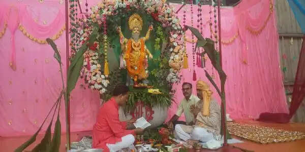 रांची में श्रद्धाभाव और धूमधाम से हुई भगवान विश्वकर्मा की पूजा