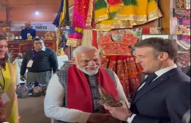 प्रधानमंत्री मोदी ने राष्ट्रपति मैक्रॉन को उपहार में दिया श्रीराम मंदिर का मॉडल, डिजिटल पेमेंट किया