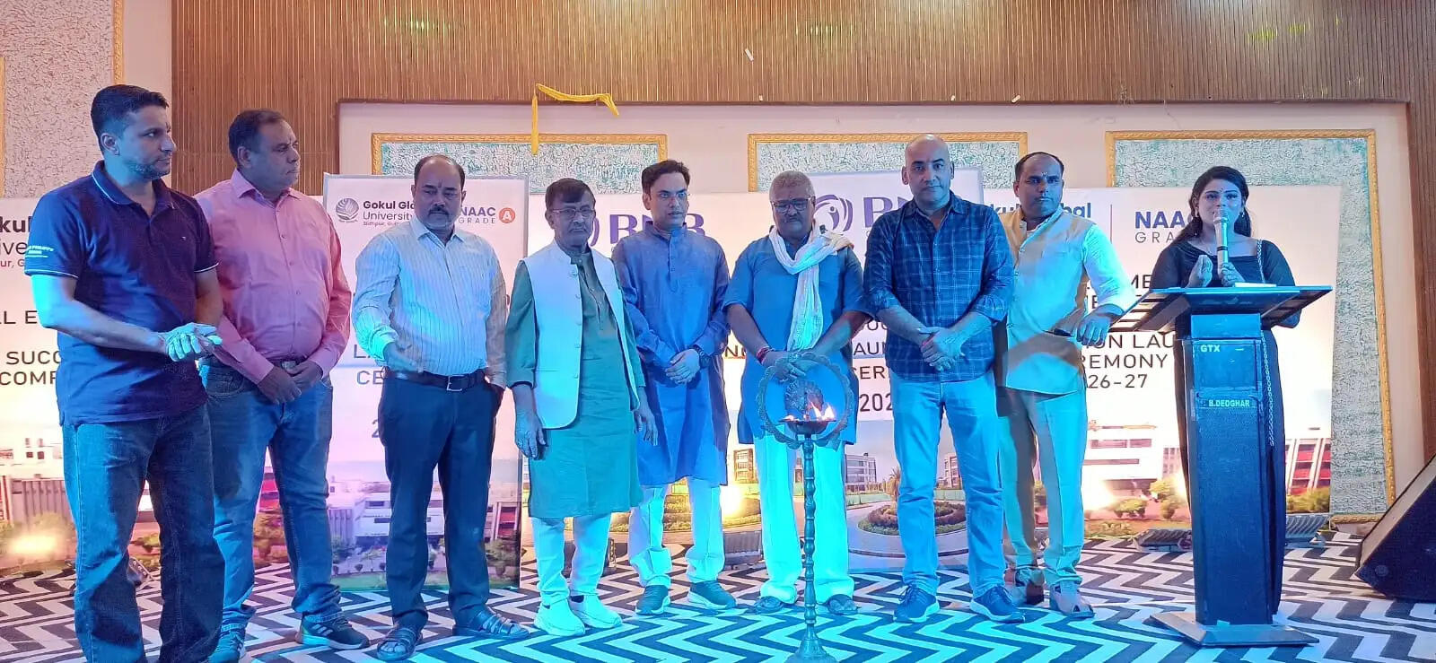 ग्लोबल यूनिवर्सिटी ने किया शिक्षा क्षेत्र में उत्कृष्ट कार्य करने वाले काउंसलर्स का सम्मान