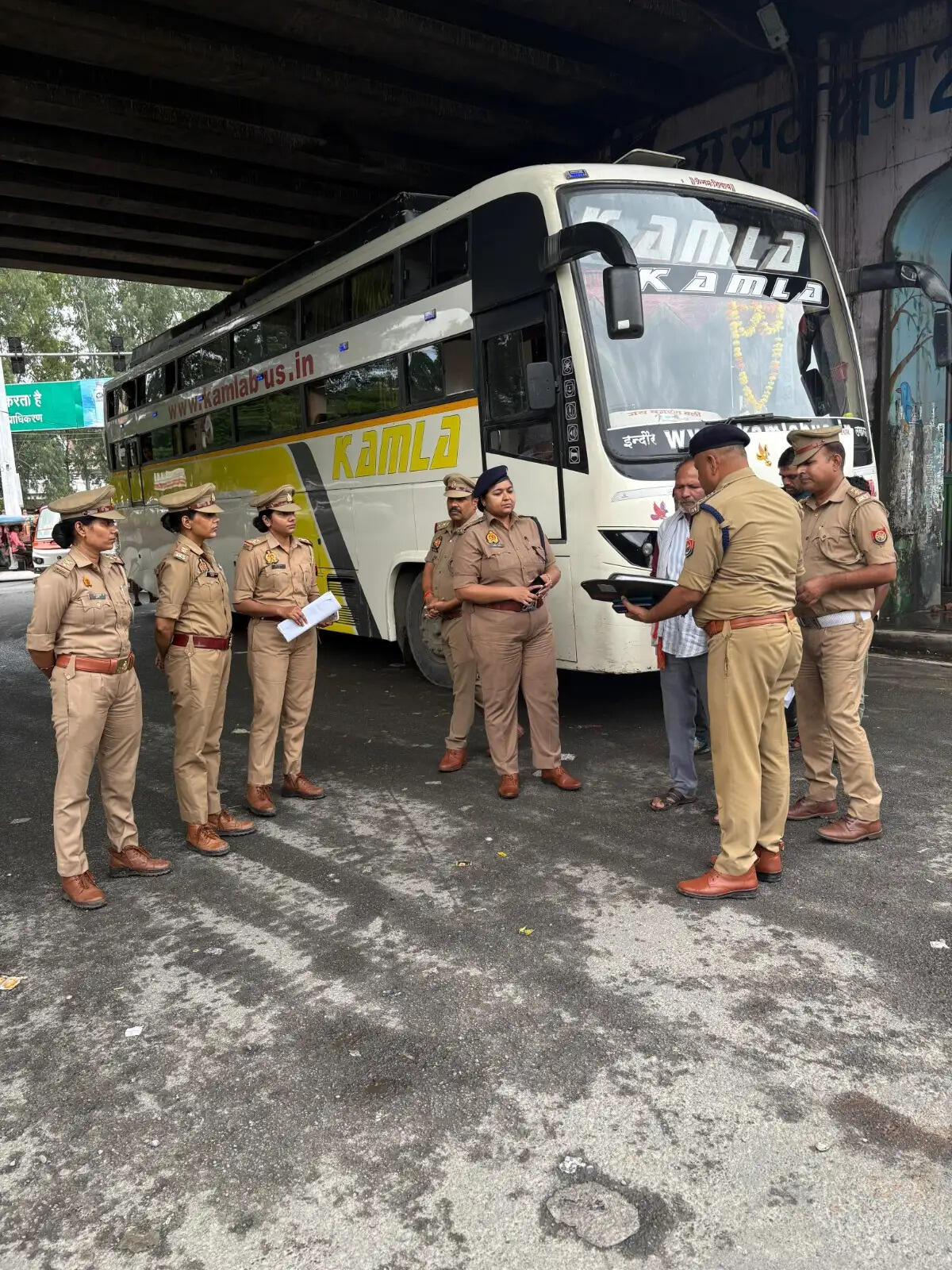 सार्वजनिक परिवहन में महिला-बाल सुरक्षा को लेकर चला सघन चेकिंग अभियान