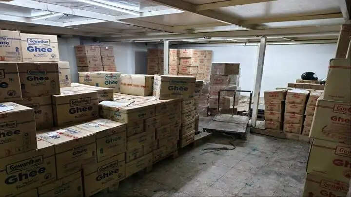 इंदौरः खाद्य सुरक्षा प्रशासन की बड़ी कार्रवाई, 1.50 करोड़ रुपये मूल्य के 25 हजार लीटर घी की बिक्री पर रोक