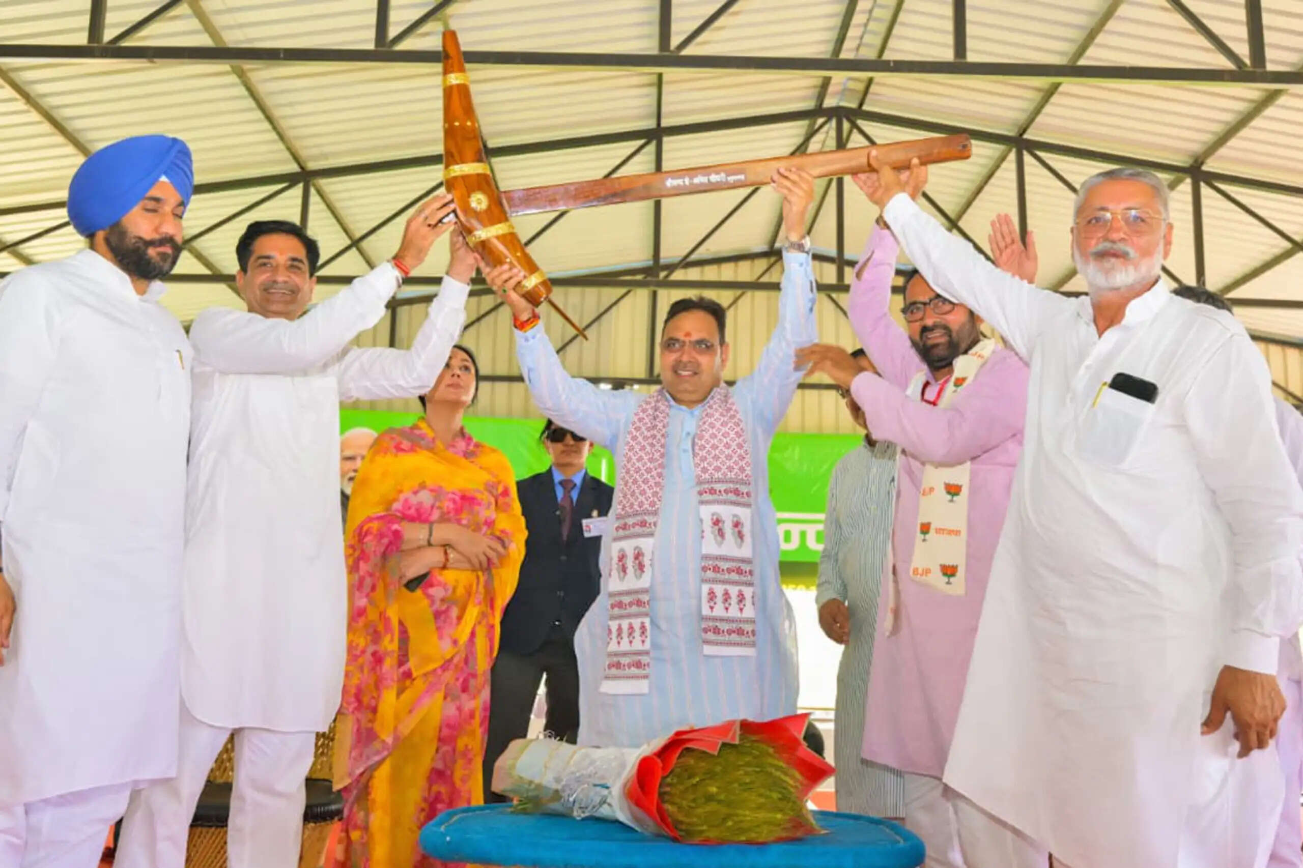 मुख्यमंत्री ने किसानों से लिया फीडबैक, सिंचाई और बिजली व्यवस्था पर की चर्चा