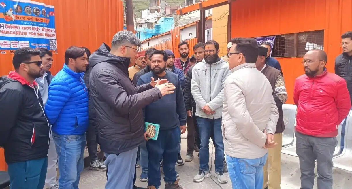 यात्रा व्यवस्थाओं को 30 तक व्यवस्थित करने के डीएम ने दिए निर्देश