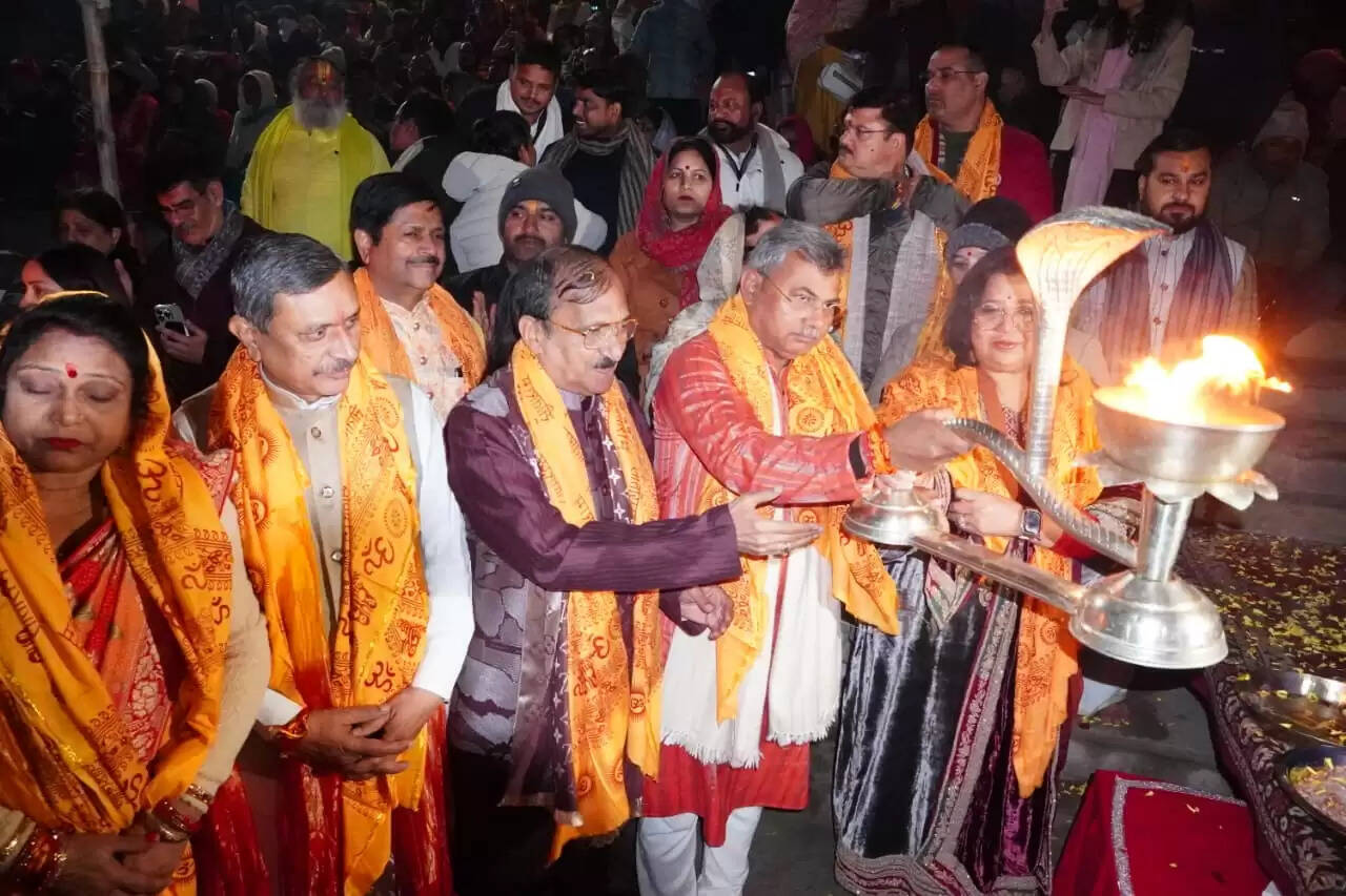 क्रूज से सरयू भ्रमण कर महापौरों ने निहारी रामनगरी की अलौकिक छटा