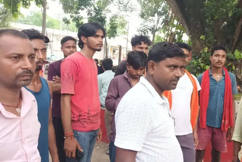 महादेवपुर गंगा घाट हादसा, 24 घंटे बाद नदी से मिला लापता किशोर का शव
