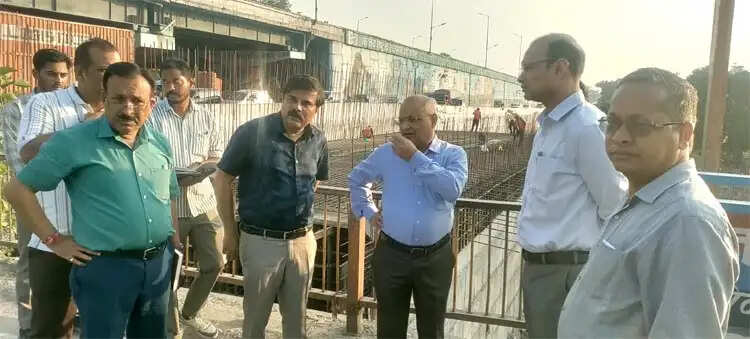 घाट, पुल और नहर के काम पर फोकस, कुंभ से पहले पूरा करने की तैयारी