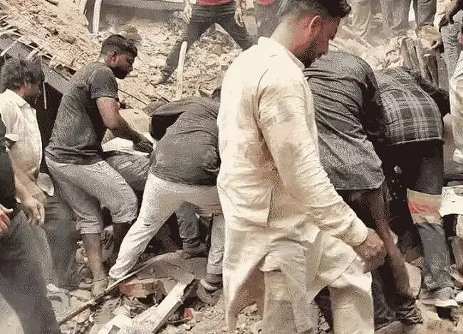 मप्र के उज्जैन में 50 साल पुराना दो मंजिला मकान भरभराकर ढहा, 12 साल के बच्चे की मौत