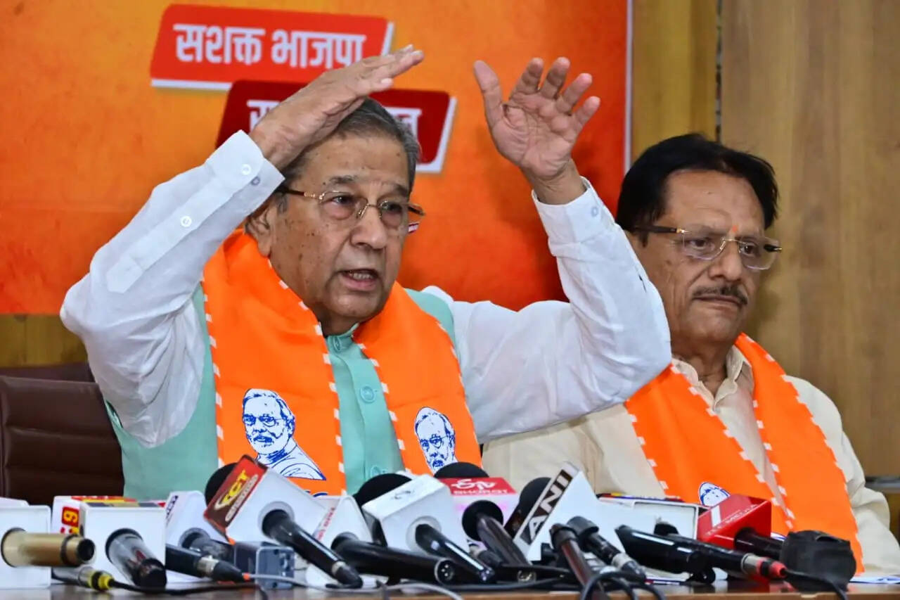 गहलोत पर तिवाड़ी का तंज: सोशल मीडिया पर कर रहे हताशा का इजहार