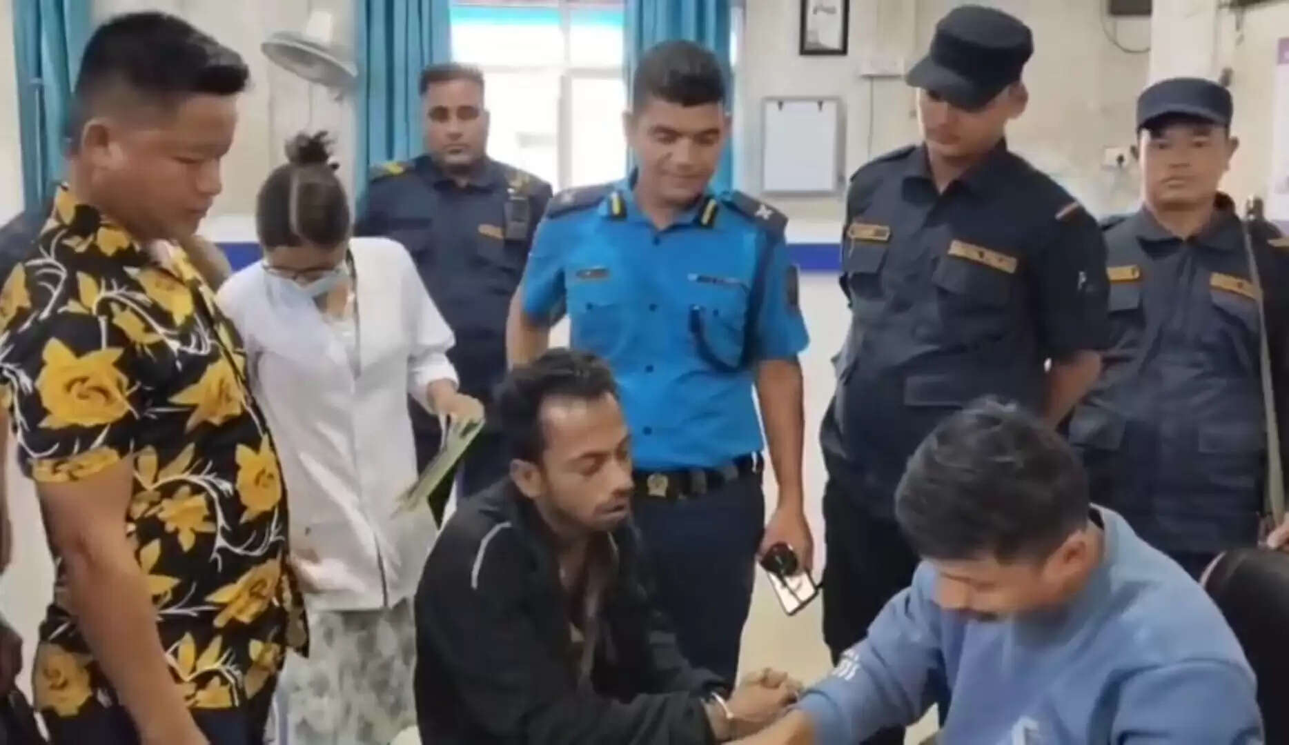 42 ब्राउन शुगर के साथ फरार भारतीय नागरिक गिरफ्तार