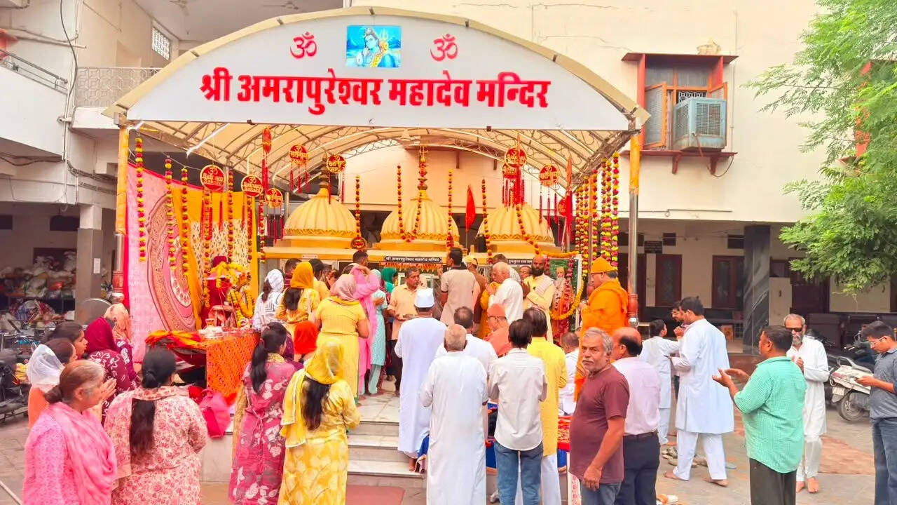 सावन के अंतिम सोमवार पर शिवमय हुई छोटीकाशी: गलता से शिवालयों तक उमड़ा आस्था का सैलाब