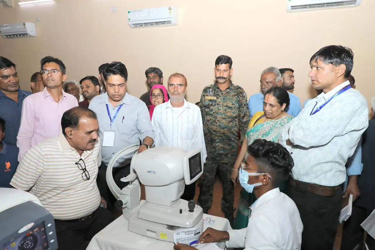 सक्षम संस्था जयपुर द्वारा जयपुर शहर में एक दिवसीय नेत्र जांच महा शिविर का आयोजन