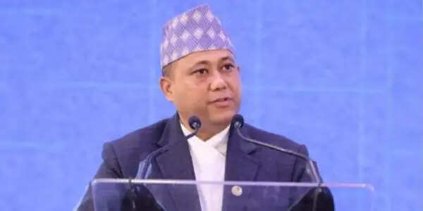 वैश्विक चुनौतियों से निपटने के लिए सामूहिक जिम्मेदारी जरूरीः शिशिर खनाल