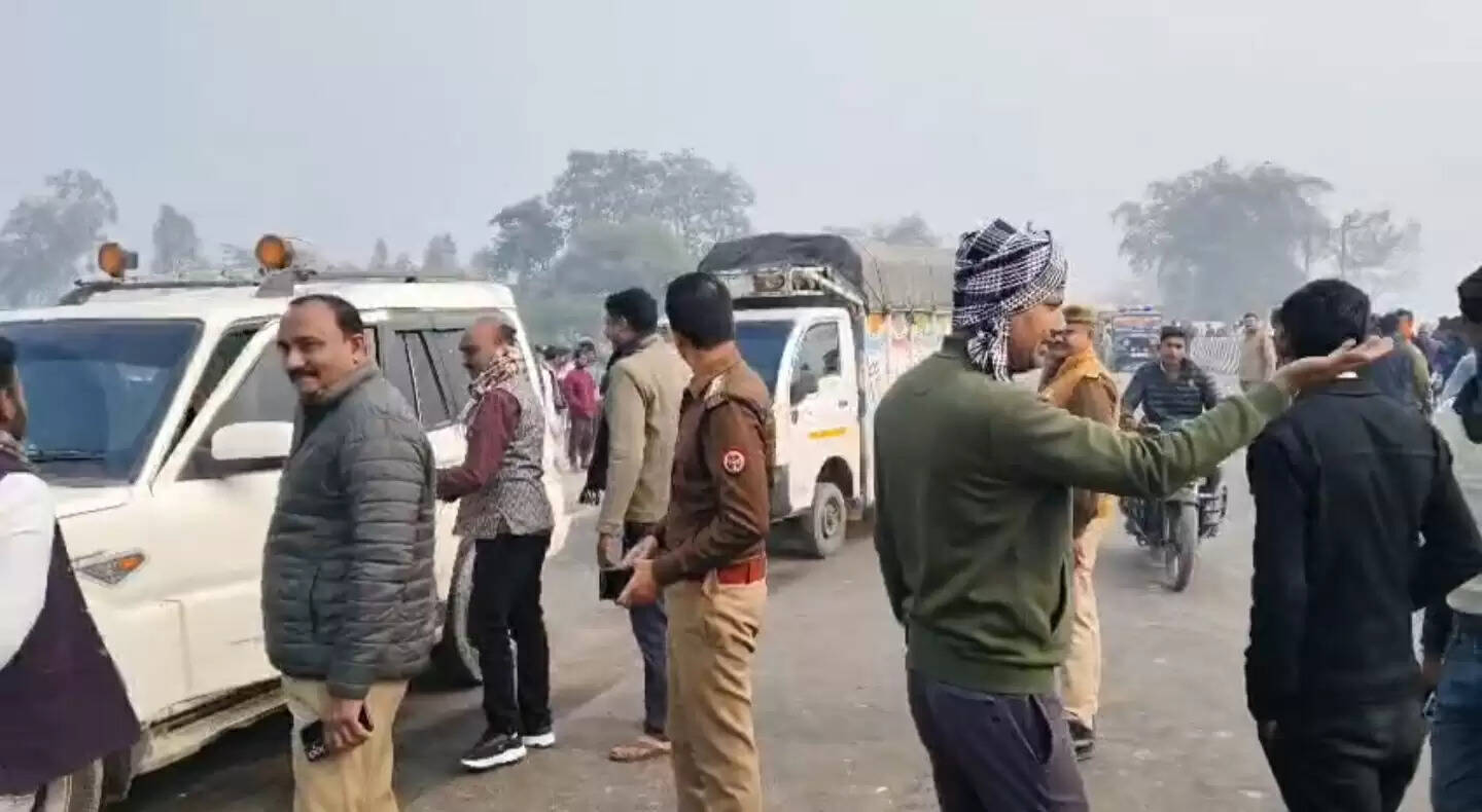 तीन ट्रक आपस में भिड़े, तीन घायल.