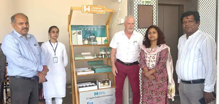 आईएफएडी कंट्री डायरेक्टर ने किया ग्रामोत्थान रीप परियोजना का निरीक्षण