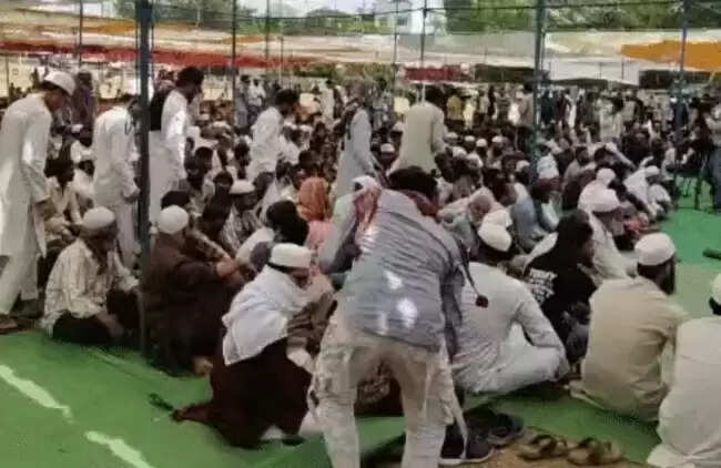 वक्फ संशोधन बिल के खिलाफ भोपाल में पर्सनल लॉ बोर्ड ने किया धरना-प्रदर्शन