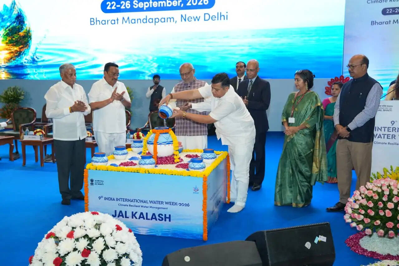 उपराष्ट्रपति ने किया भारत अंतरराष्ट्रीय जल सप्ताह का शुभारंभ, कहा- जल सुरक्षा से होगी जन व राष्ट्र सुरक्षा