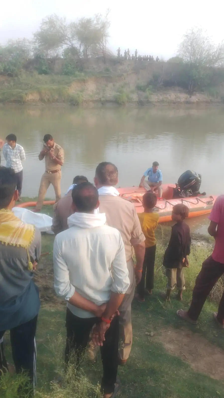 चौबीस घंटे बाद बरामद हुआ नदी में डूबे वृद्ध का शव