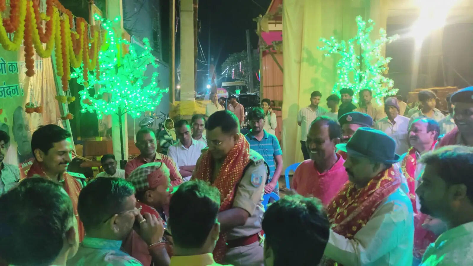 दुर्गा पूजा को लेकर रांची पुलिस अलर्ट, एसएसपी ने संवेदनशील पंडालों का किया निरीक्षण