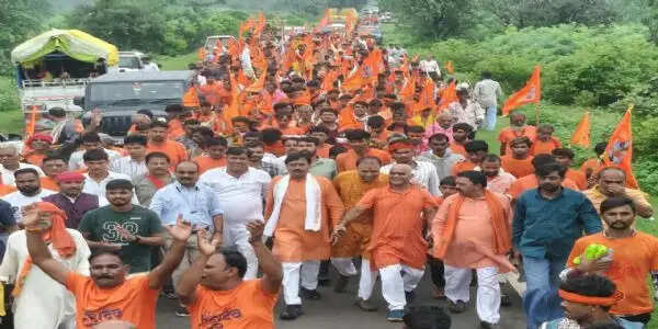 दमोह:मंत्री धर्मेंद्र सिंह लोधी की संकल्प कांवड़ यात्रा का जबेरा विधानसभा में भव्य स्वागत