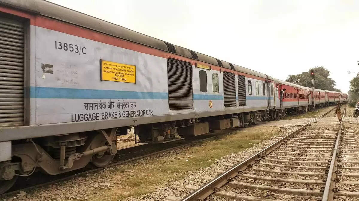 कामाख्या एक्सप्रेस में चोरी की वारदात, रेलवे की सुरक्षा व्यवस्था पर सवाल