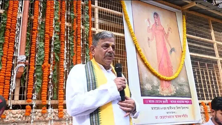 कई पीढ़ियों के आत्मबलिदान से मिली आजादी, विकसित भारत के निर्माण का संकल्प लें : दत्तात्रेय होसबोले