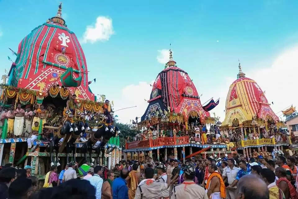 पुरी बाहुडा  यात्रा: श्रीमंदिर की ओर रथ अग्रसर होना प्रारंभ, भक्तिभाव से रथों  को खींच रहे हैं श्रद्धालु