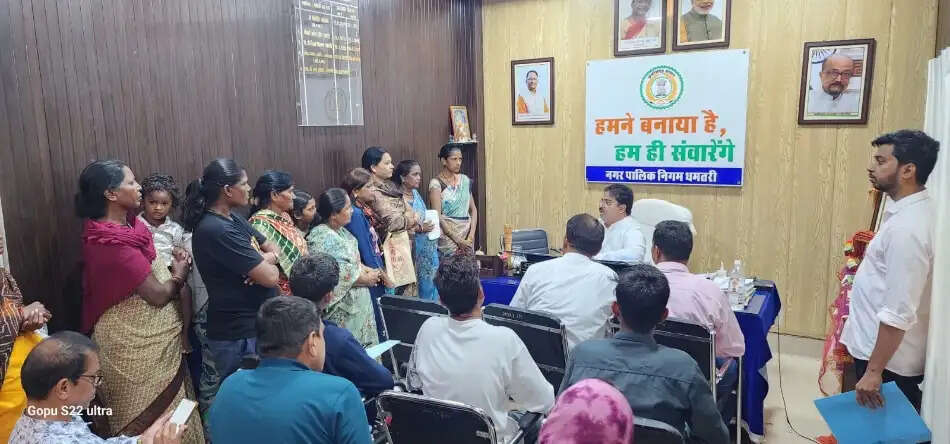 डिपोपारा अटल आवास के 58 परिवारों को राहत, महापौर ने दिए सर्वे के निर्देश