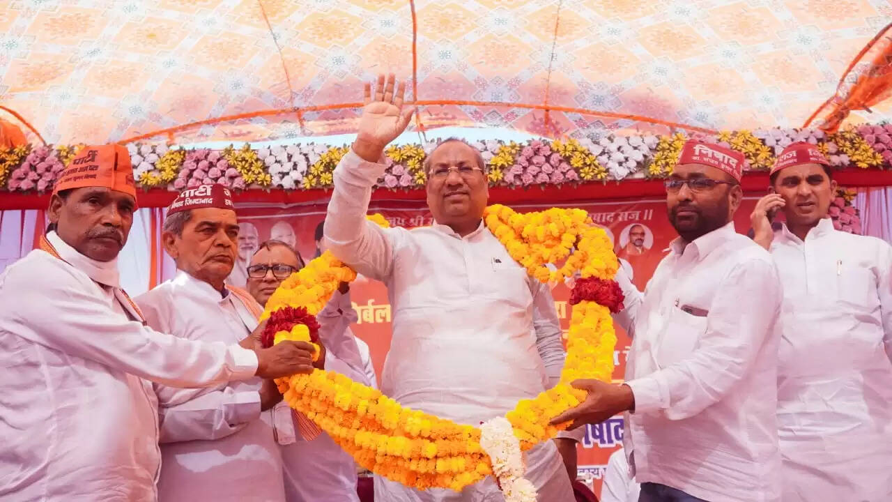 पीएम मत्स्य सम्पदा योजना से लाभार्थी मछुआ समाज के जीवन सुधार रहा : डाॅ. संजय कुमार निषाद