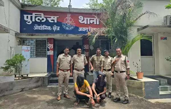 रतलाम: केलो से भरे ट्रक में 43 लाख का डोड़ा ले जाते हूए दो आरोपित गिरफ्तार