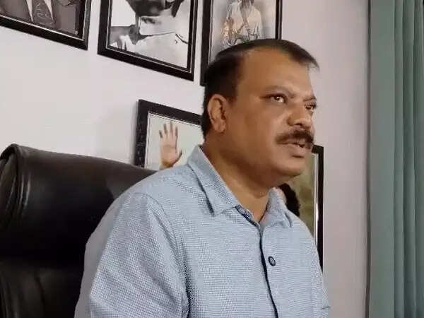 मप्र:&nbsp;राज्यसभा चुनाव विवाद गहराया,&nbsp;सुप्रीम कोर्ट में सुनवाई टली, कांग्रेस ने परिणाम घोषणा पर उठाए सवाल