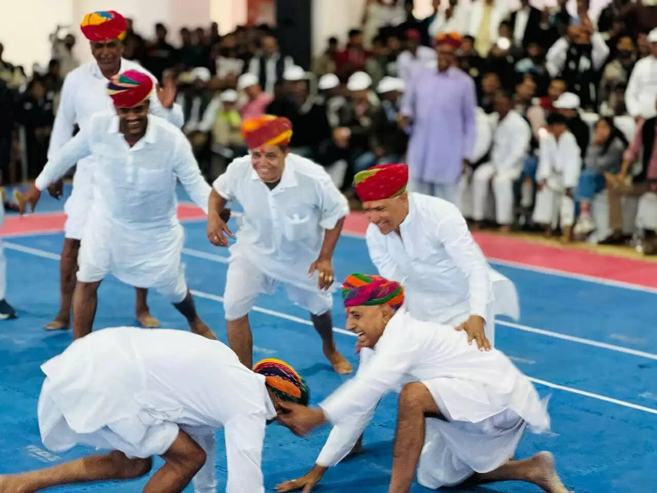 सांसद खेल महोत्सव 2025 के समापन&nbsp;पर मैदान में उतरे केंद्रीय मंत्री चौधरी और अंतरराष्ट्रीय खिलाड़ी हुड्डा