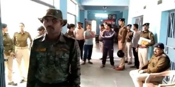 एमटी प्रभारी का एससी एसटी महिला थाना बैरक के ऊपर मिला शव, छानबीन में जुटी पुलिस