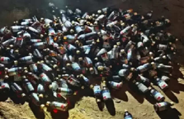 रीवा : ऑपरेशन ‘प्रहार 2.0’ में छिपाई गई 286 शीशी नशीली कफ सिरप जब्त, आरोपि‍त गिरफ्तार