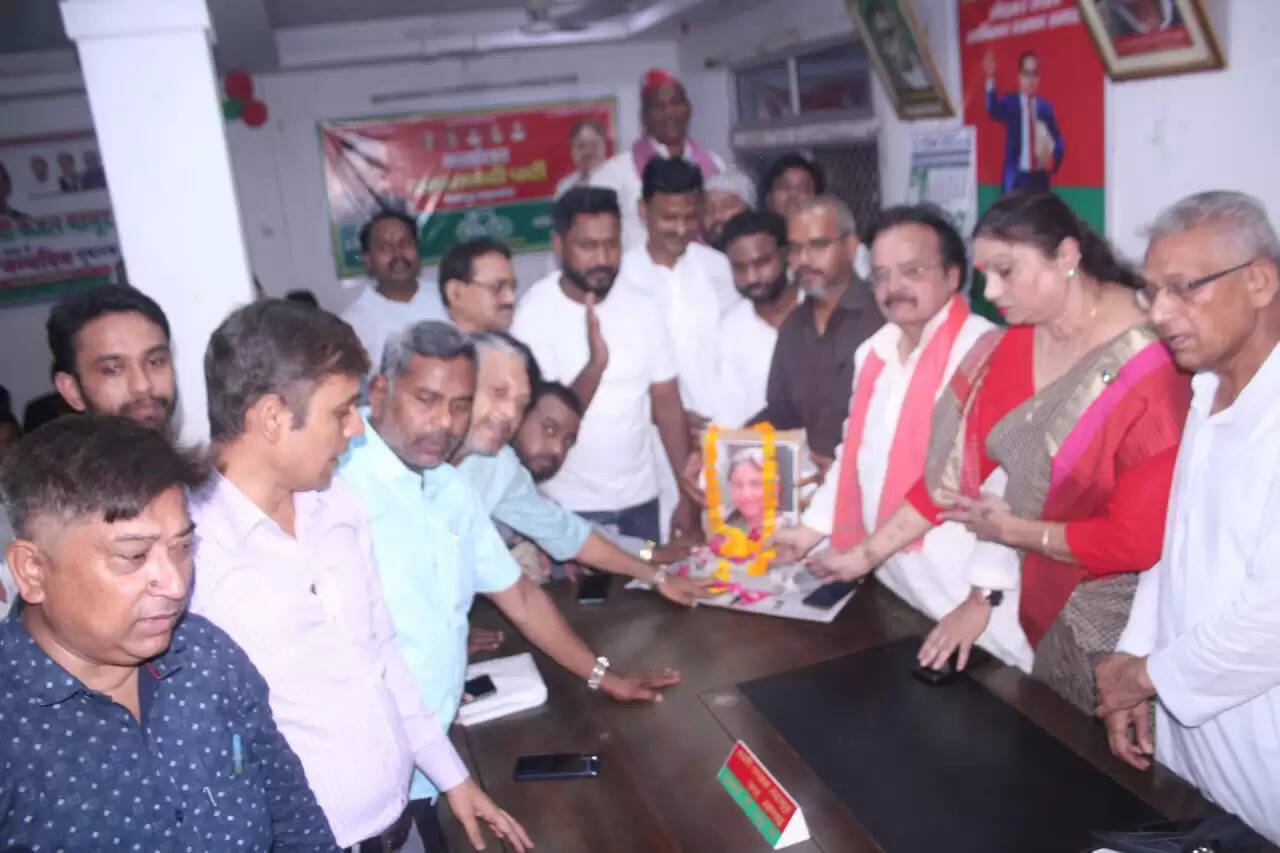 वीरांगना फूलन देवी के सपनों को साकार करेगी पीडीए, महिलाओं को शिक्षा के प्रति किया जाएगा जागरुक : फजल महमूद