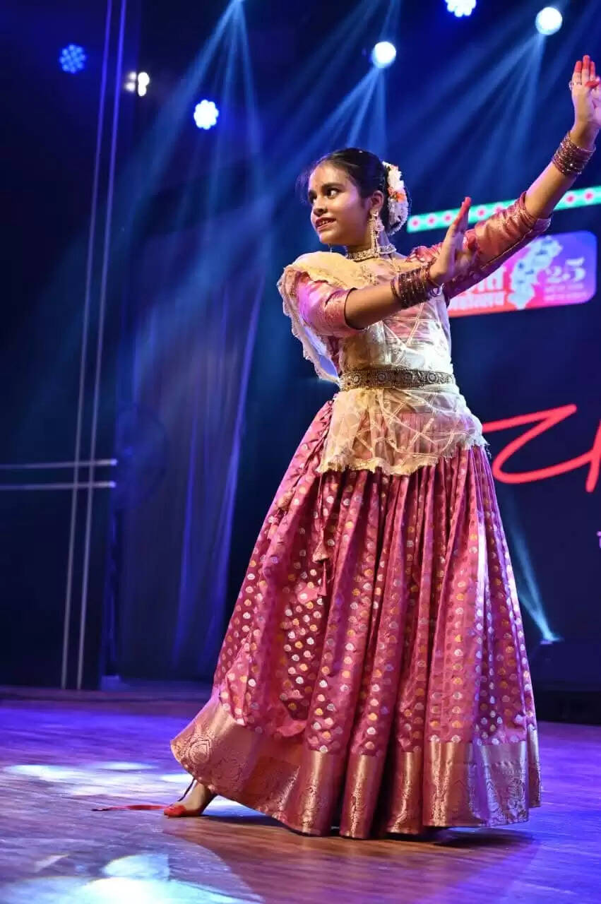चक्रधर समारोह : रायगढ़ की सौम्या शर्मा ने कथक से बिखेरी शास्त्रीय नृत्य की छटाएं
