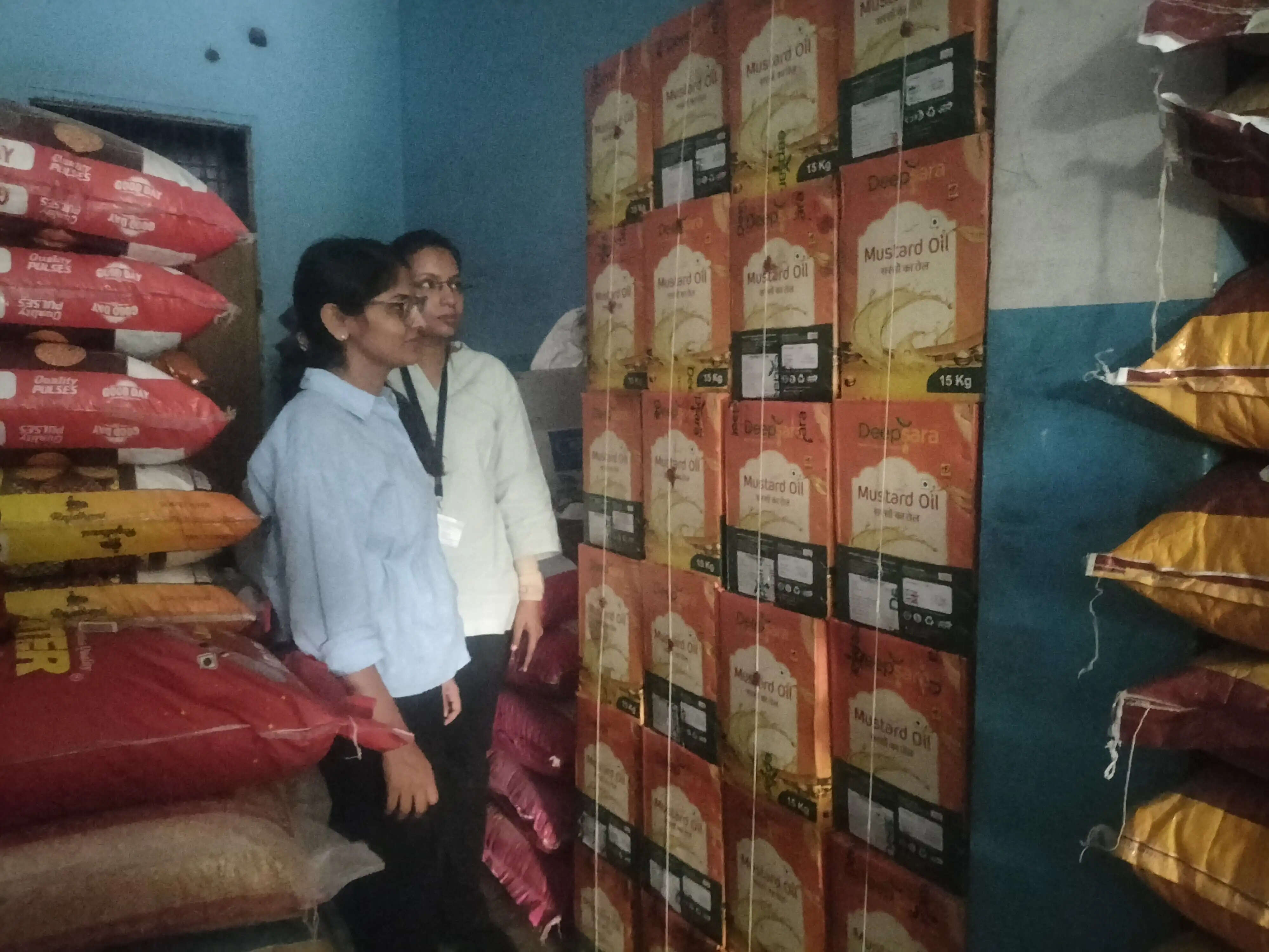प्रताप नगर में 1125 किलो संदिग्ध सरसों तेल सीज