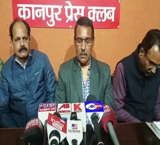 सीएसए के दीक्षांत समारोह से पूर्व छात्र-छात्रओं को दी जाने वाले उपाधियों को लेकर आया विवादित बयान