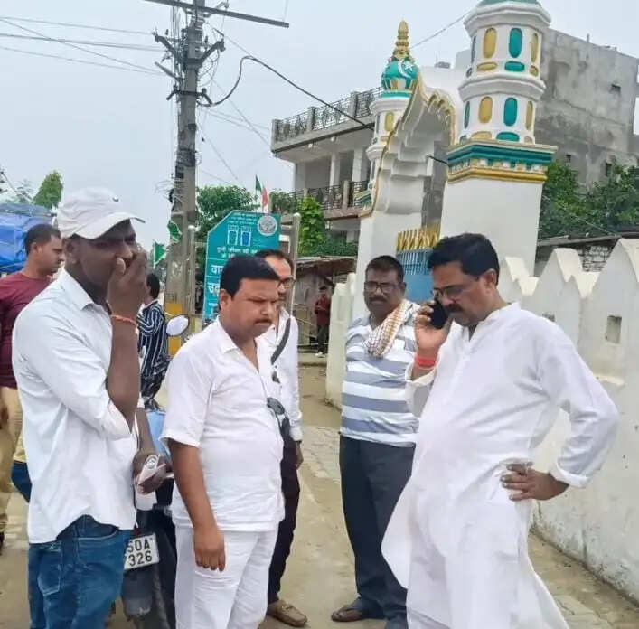 नगर परिषद की योजनाओं का मुख्य पार्षद ने किया निरीक्षण, गुणवत्ता और समयसीमा पर दिया जोर