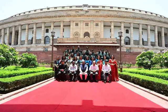 आईएएस को केवल नौकरी नहीं, संविधान और राष्ट्र के प्रति आजीवन प्रतिबद्धता मानें: ओम बिरला