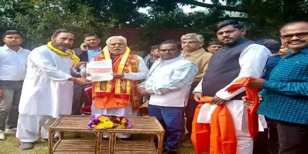 मां जानकी धाम के संस्थापक राजेश गुरनानी ने ली भाजपा की सदस्यता