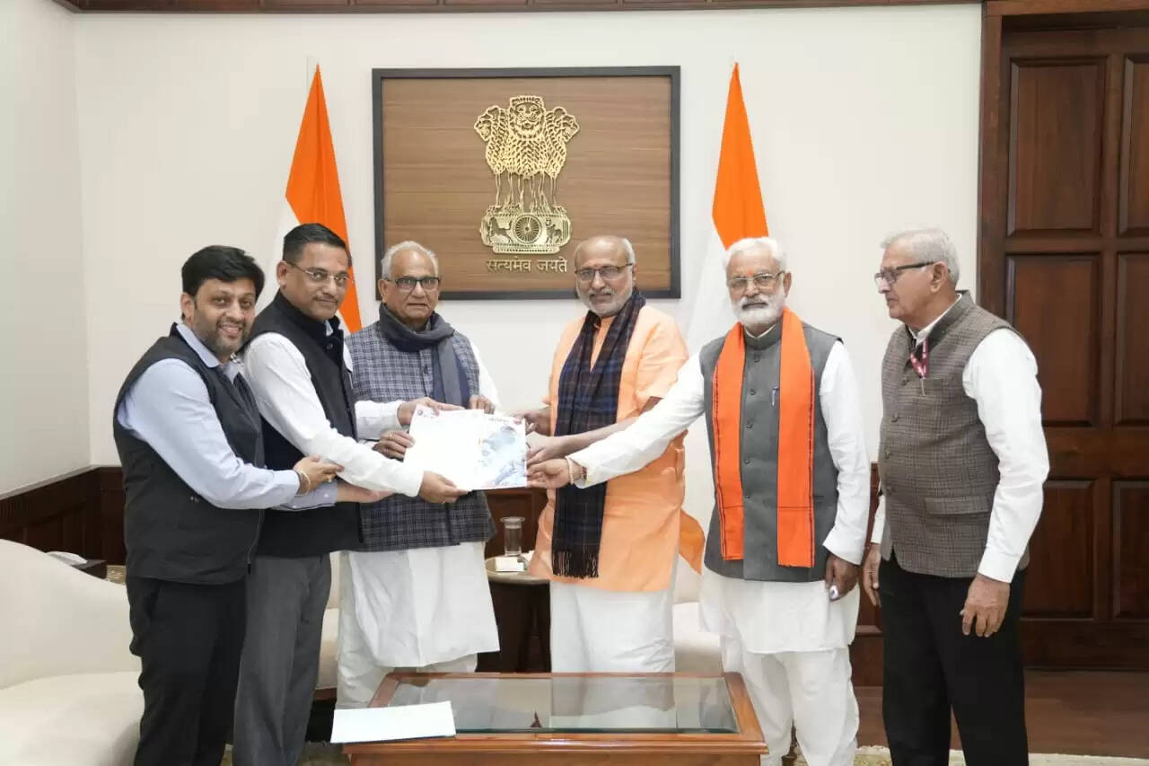 उपराष्ट्रपति सहित कई मंत्रियों व अन्य को दिया माहेश्वरी महाकुंभ का न्यौता