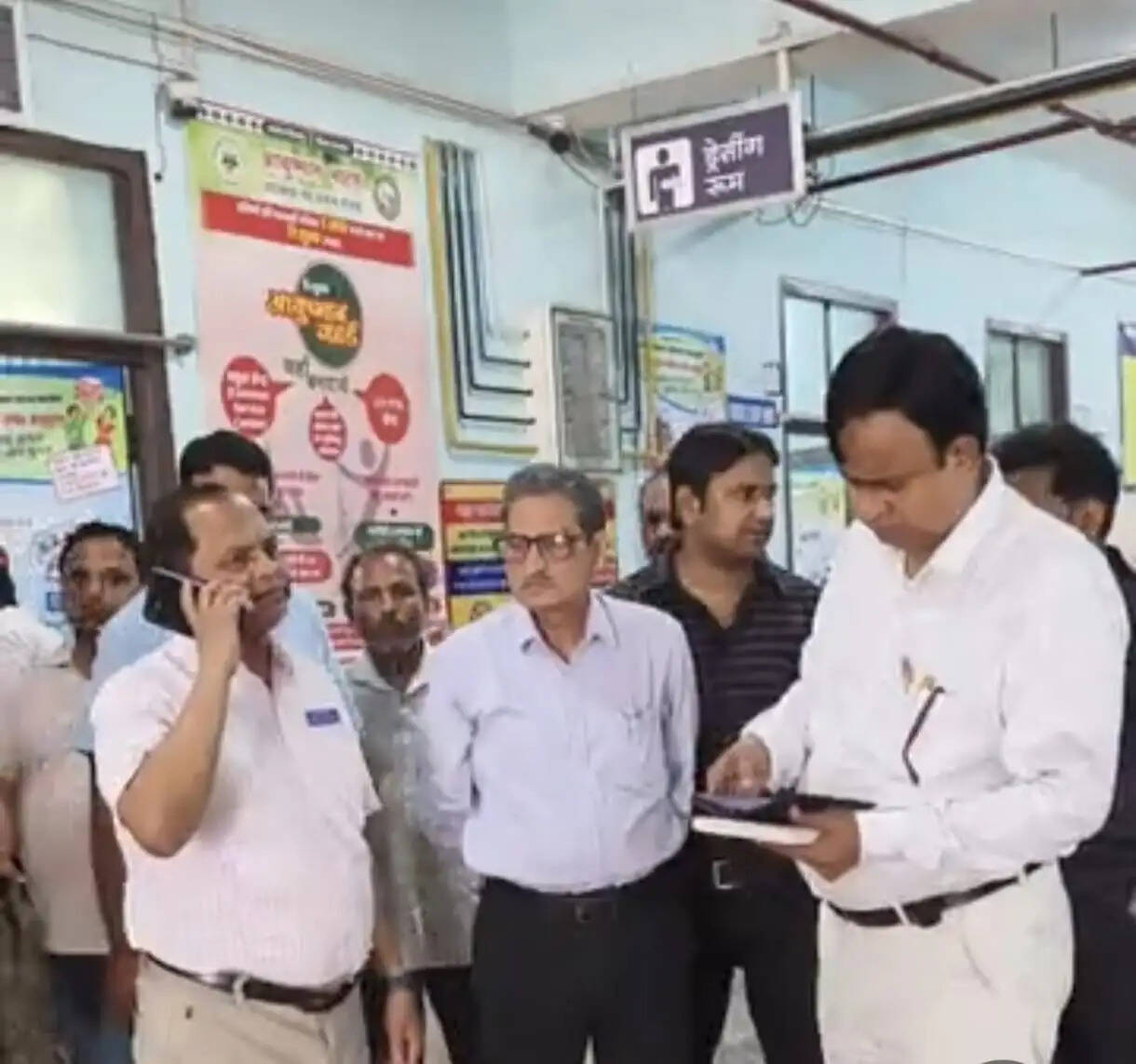अस्पताल का सिविल सर्जन ने किया निरीक्षण, ओपीडी-इमरजेंसी अलग करने का निर्देश
