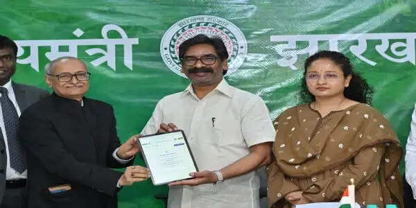 मुख्यमंत्री ने की जनगणना के तहत स्व-गणना की प्रक्रिया पूरी