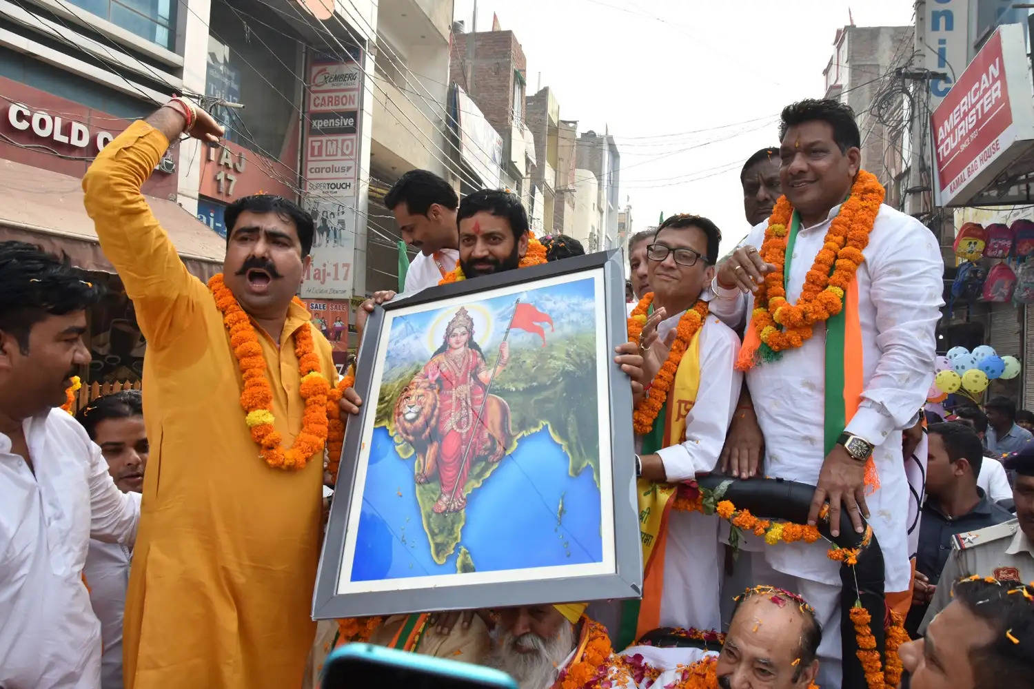 भारतीय जनता पार्टी के प्रदेशाध्यक्ष नायब सिंह का सिरसा पहुंचने पर पर हुआ भव्य स्वागत