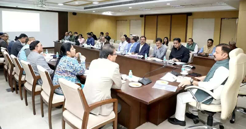 स्कूलों के सभी निर्माण कार्य समय-सीमा में हों पूरे : मंत्री सिंह